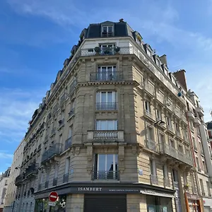 Beautiful With Balcony Apartment